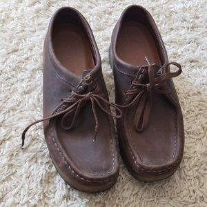 Womens Clark's wallabees